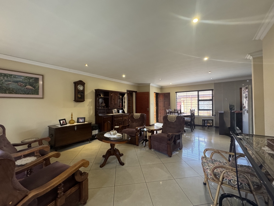 3 Bedroom Property for Sale in New Redruth Gauteng