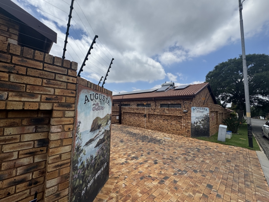 3 Bedroom Property for Sale in New Redruth Gauteng