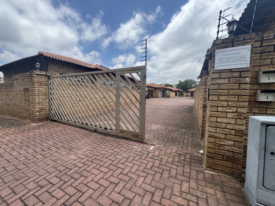 3 Bedroom Property for Sale in New Redruth Gauteng