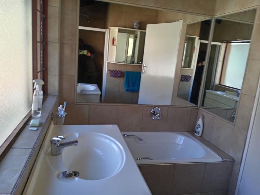 3 Bedroom Property for Sale in Weltevreden Park Gauteng