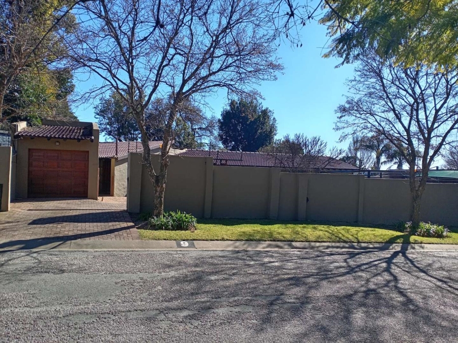 3 Bedroom Property for Sale in Weltevreden Park Gauteng