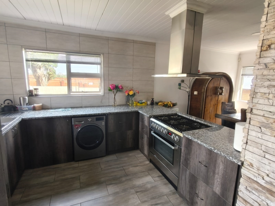 4 Bedroom Property for Sale in Van Riebeeck Park Gauteng