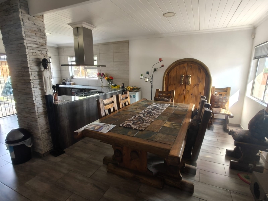 4 Bedroom Property for Sale in Van Riebeeck Park Gauteng