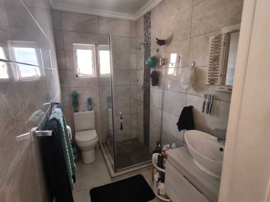 4 Bedroom Property for Sale in Van Riebeeck Park Gauteng