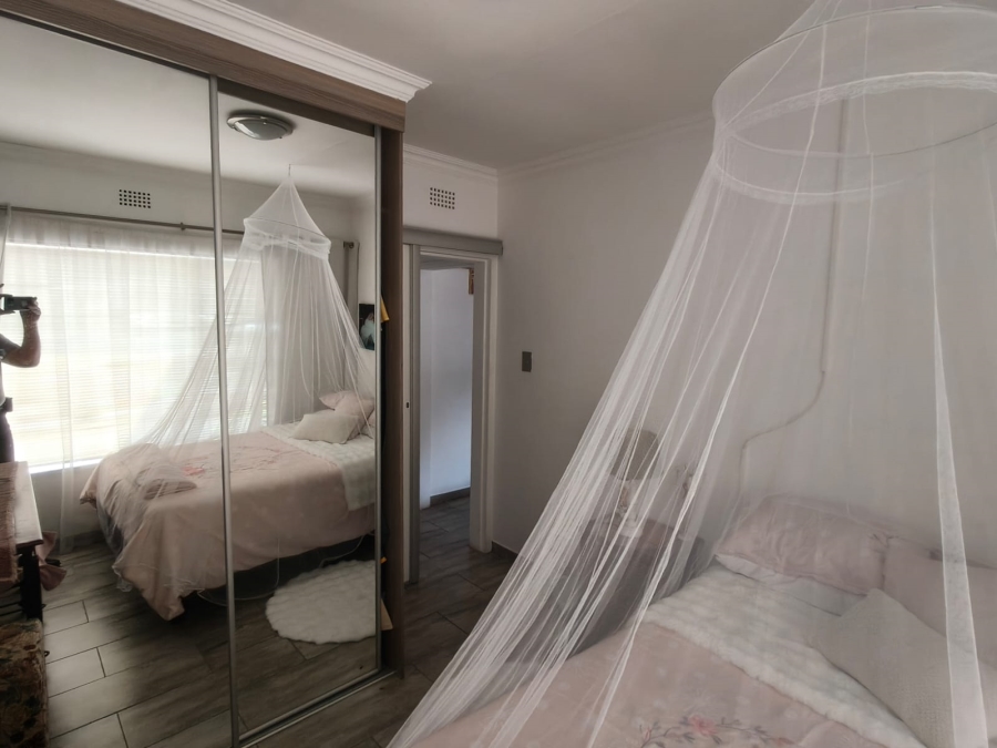4 Bedroom Property for Sale in Van Riebeeck Park Gauteng