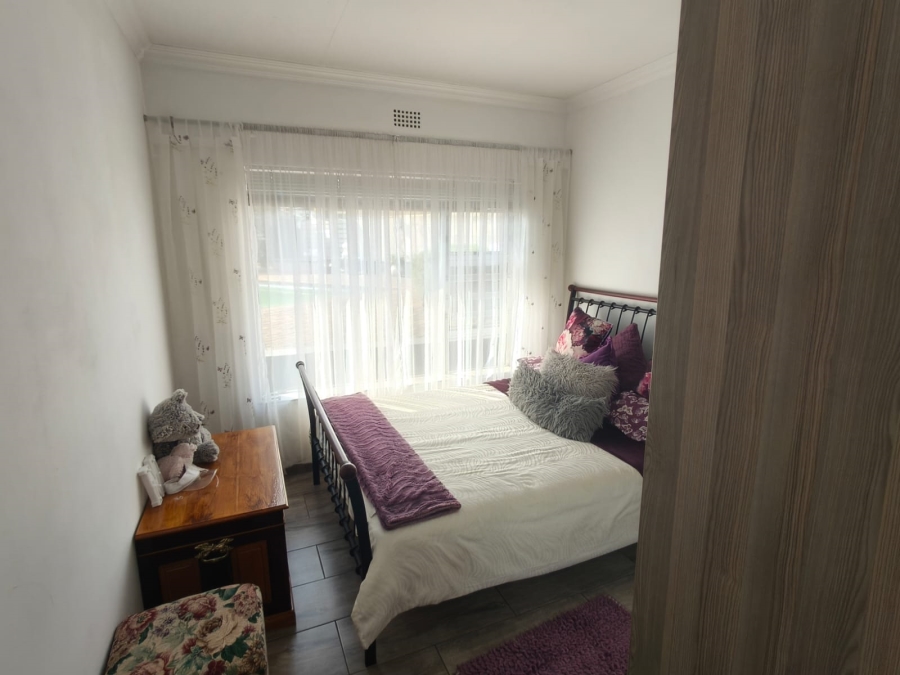 4 Bedroom Property for Sale in Van Riebeeck Park Gauteng