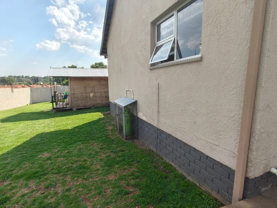 4 Bedroom Property for Sale in Van Riebeeck Park Gauteng