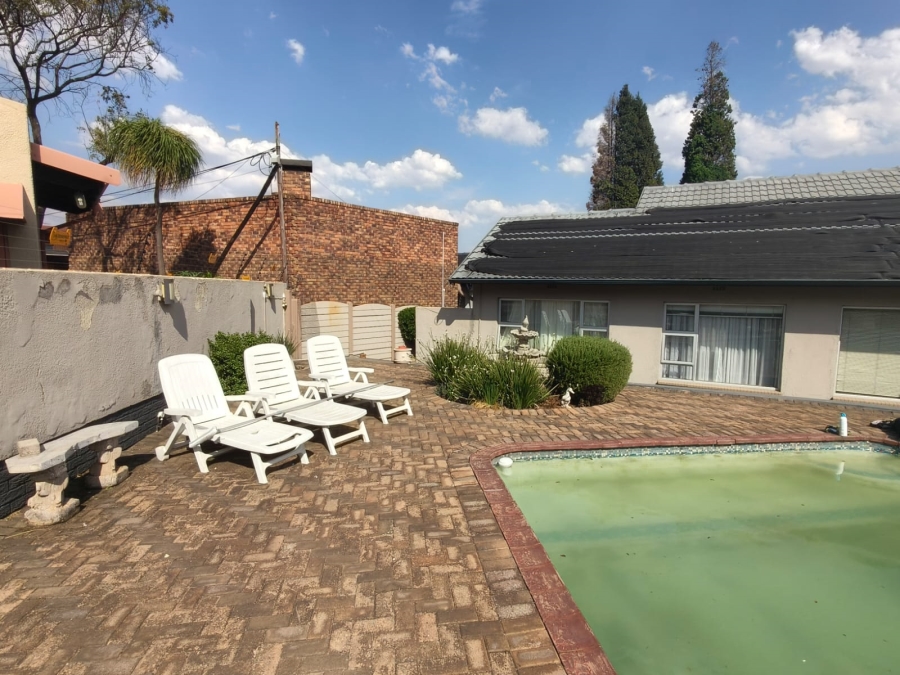4 Bedroom Property for Sale in Van Riebeeck Park Gauteng