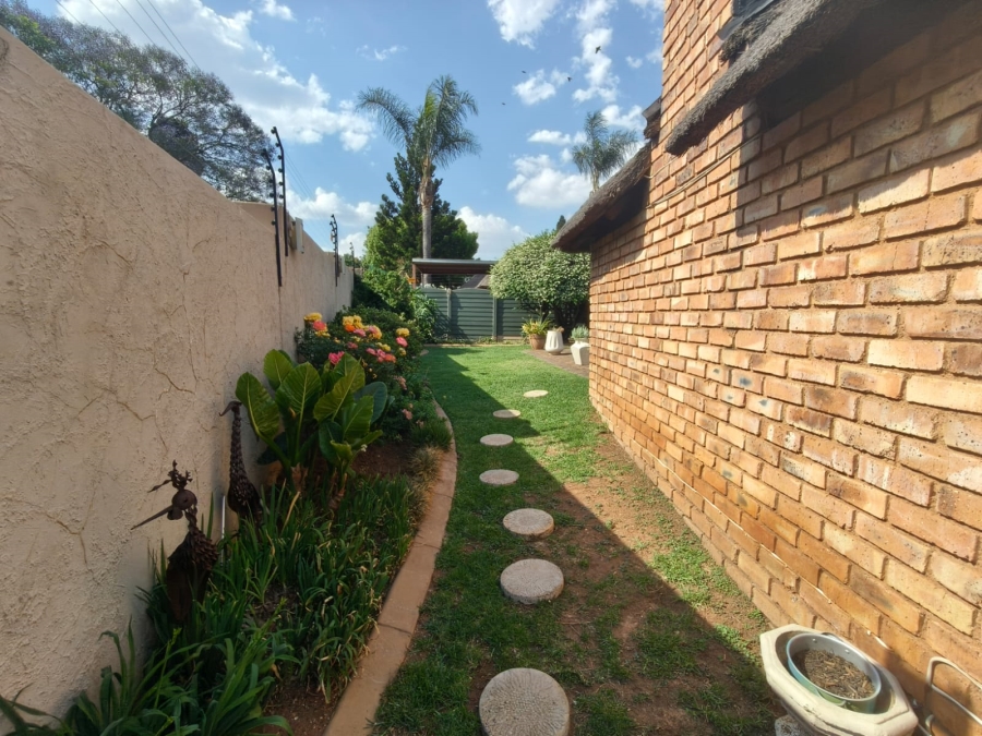 4 Bedroom Property for Sale in Van Riebeeck Park Gauteng