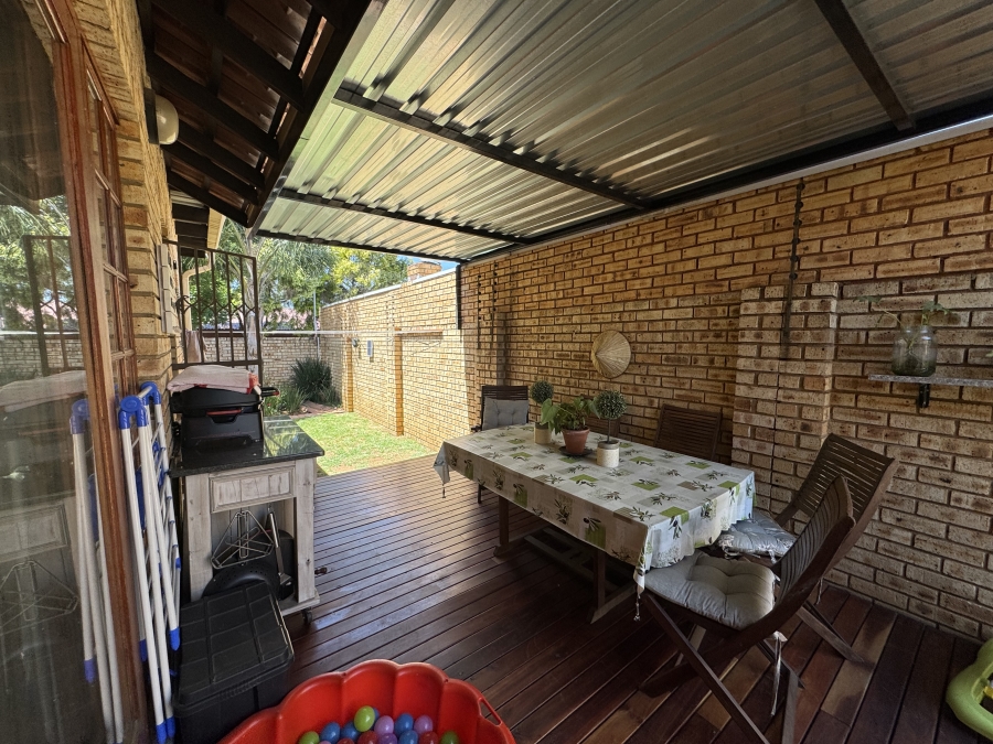 3 Bedroom Property for Sale in New Redruth Gauteng