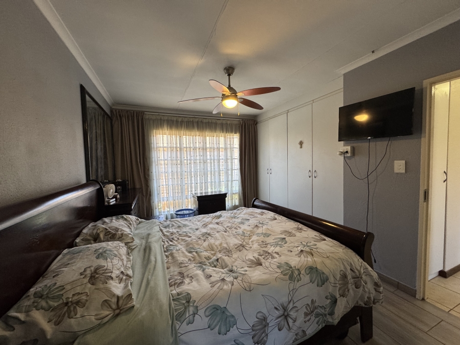 3 Bedroom Property for Sale in New Redruth Gauteng