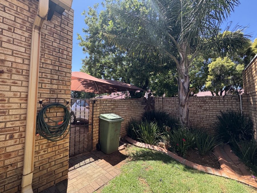 3 Bedroom Property for Sale in New Redruth Gauteng