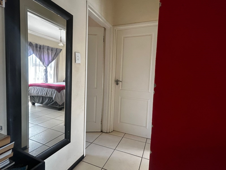 2 Bedroom Property for Sale in Oakdene Gauteng