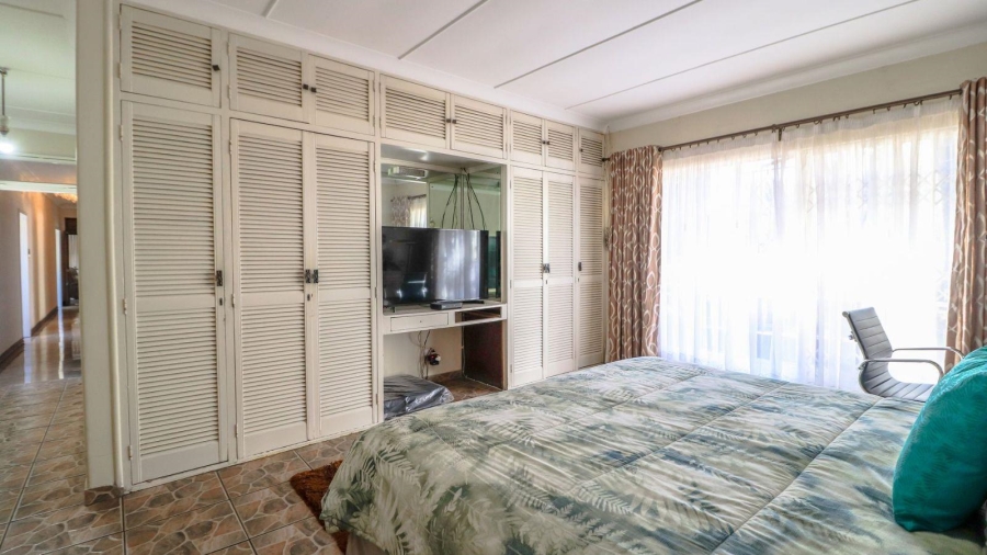4 Bedroom Property for Sale in Savoy Estate Gauteng