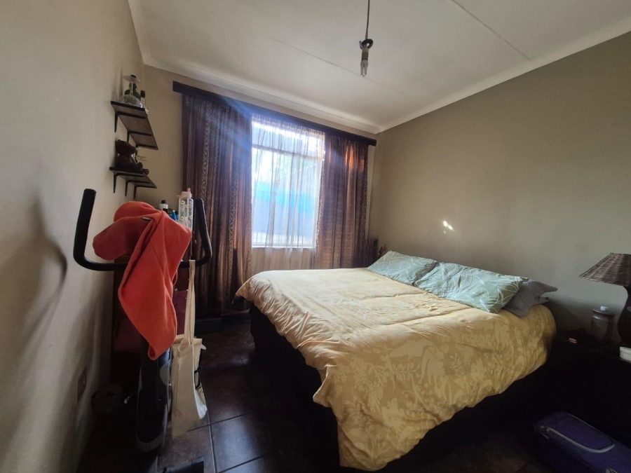3 Bedroom Property for Sale in Strubenvale Gauteng