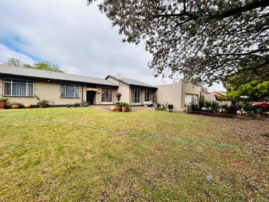 3 Bedroom Property for Sale in Strubenvale Gauteng