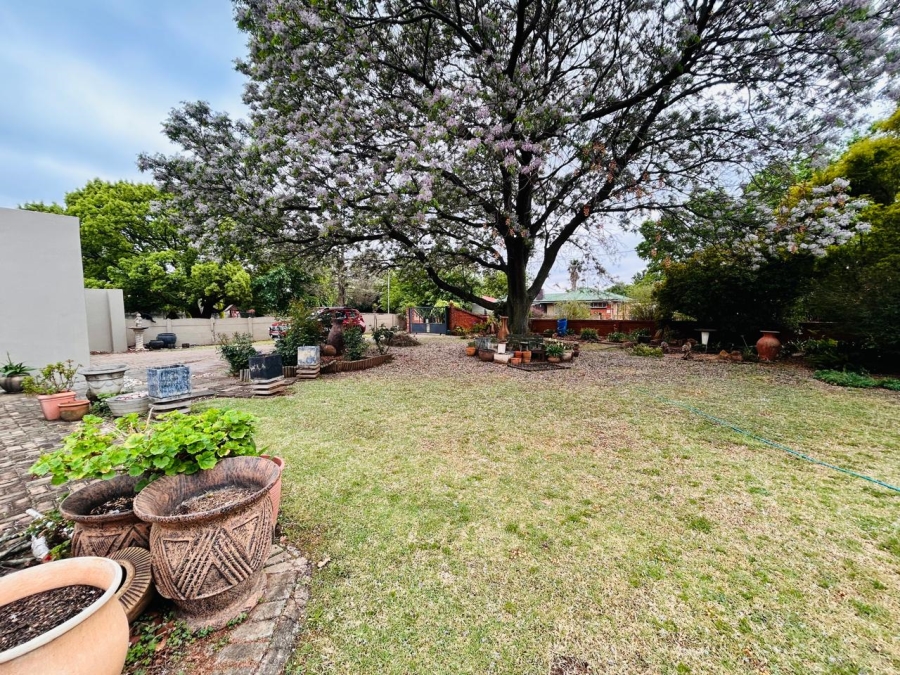 3 Bedroom Property for Sale in Strubenvale Gauteng