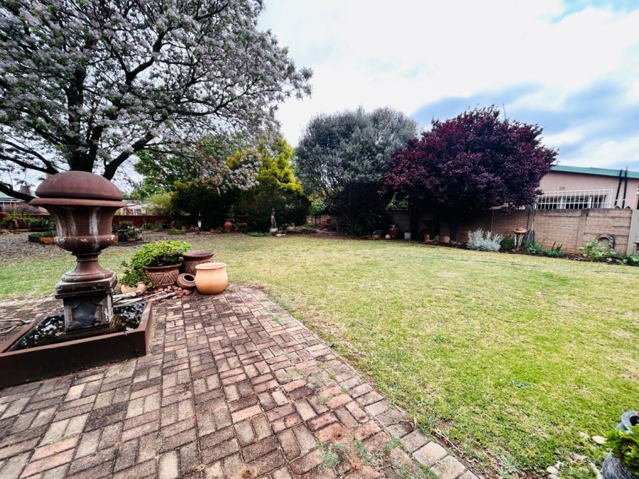 3 Bedroom Property for Sale in Strubenvale Gauteng