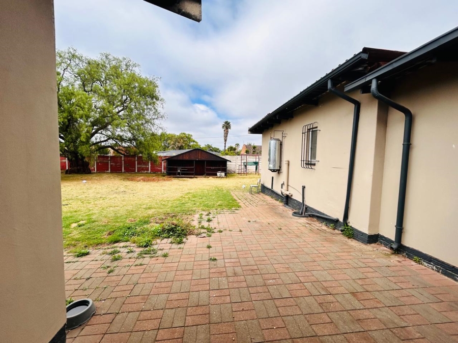 3 Bedroom Property for Sale in Strubenvale Gauteng