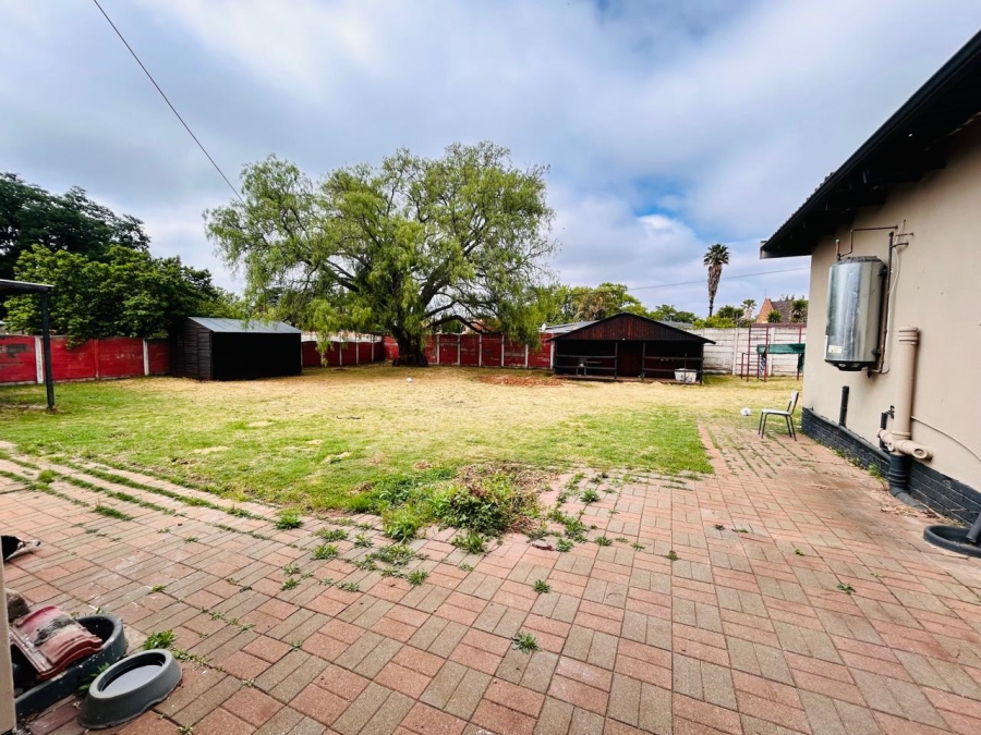 3 Bedroom Property for Sale in Strubenvale Gauteng