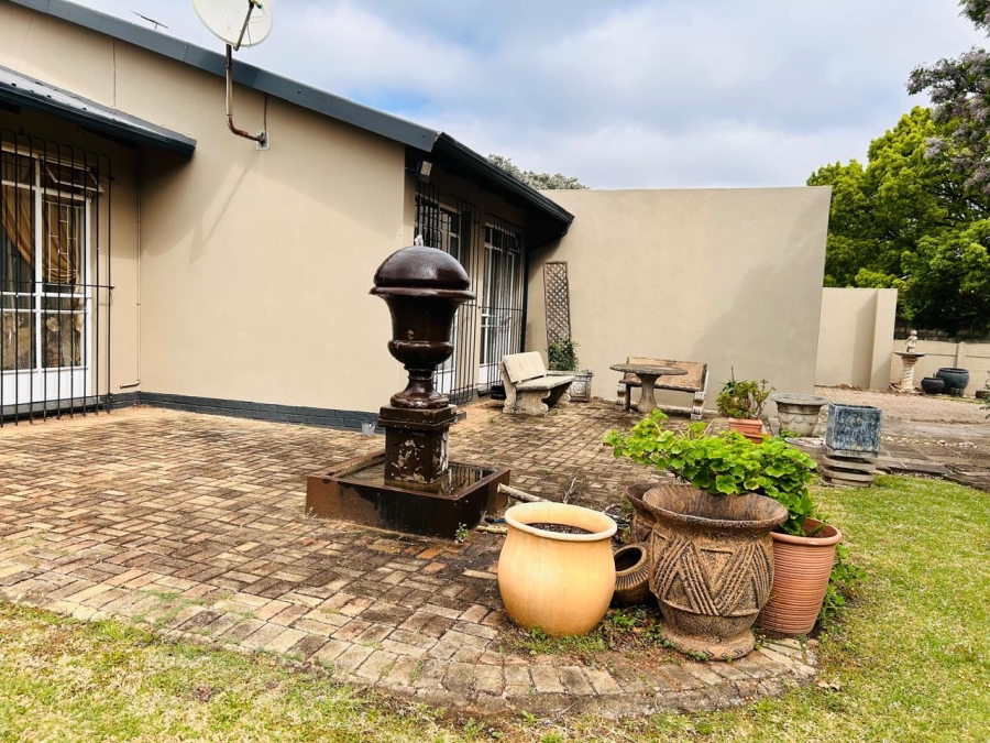 3 Bedroom Property for Sale in Strubenvale Gauteng