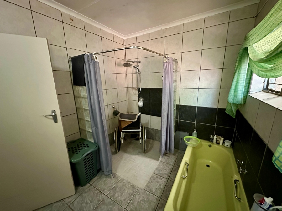 4 Bedroom Property for Sale in Ekklesia Gauteng
