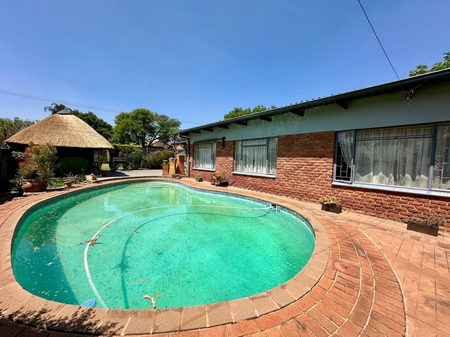 4 Bedroom Property for Sale in Ekklesia Gauteng