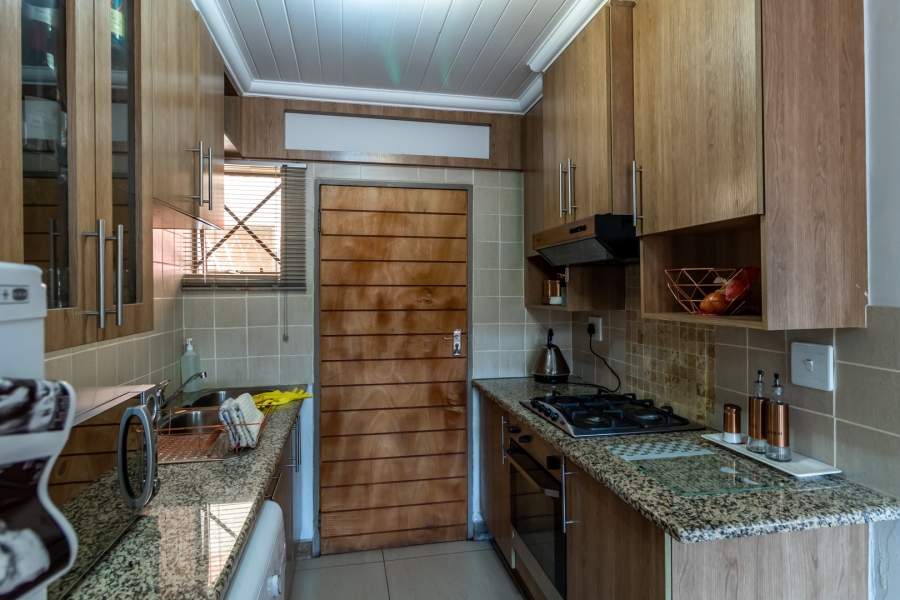 2 Bedroom Property for Sale in Waverley Gauteng