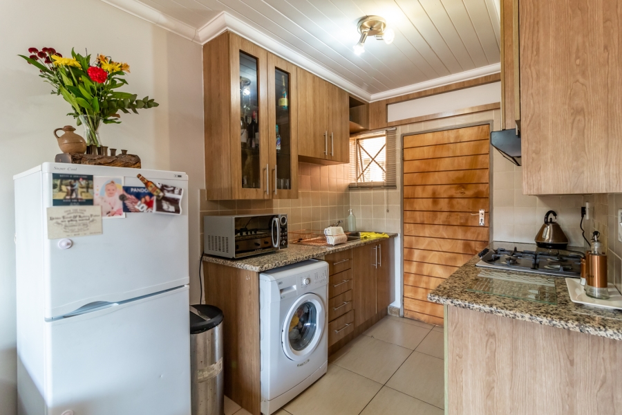 2 Bedroom Property for Sale in Waverley Gauteng
