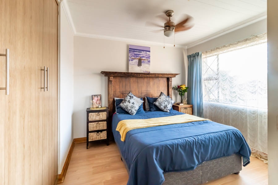 2 Bedroom Property for Sale in Waverley Gauteng