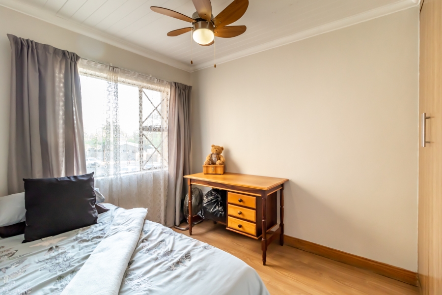 2 Bedroom Property for Sale in Waverley Gauteng