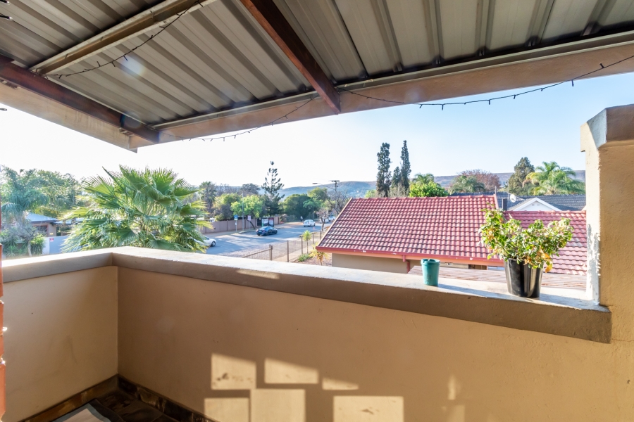2 Bedroom Property for Sale in Waverley Gauteng