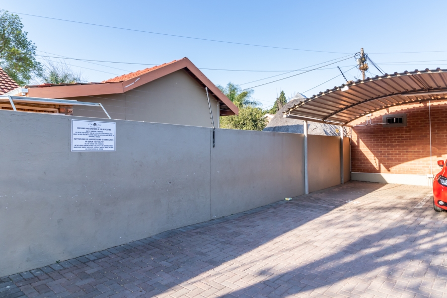 2 Bedroom Property for Sale in Waverley Gauteng