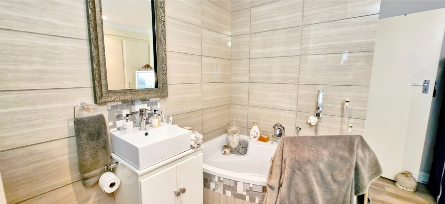 3 Bedroom Property for Sale in Magalieskruin Gauteng