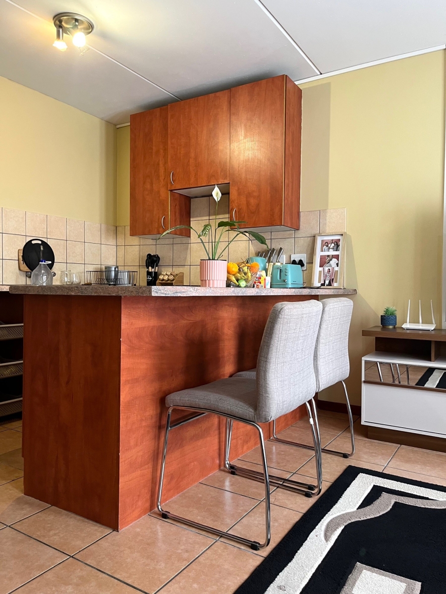 1 Bedroom Property for Sale in Grand Central Gauteng