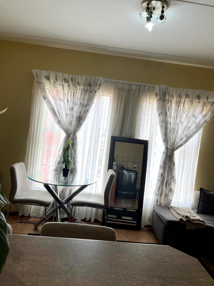 1 Bedroom Property for Sale in Grand Central Gauteng