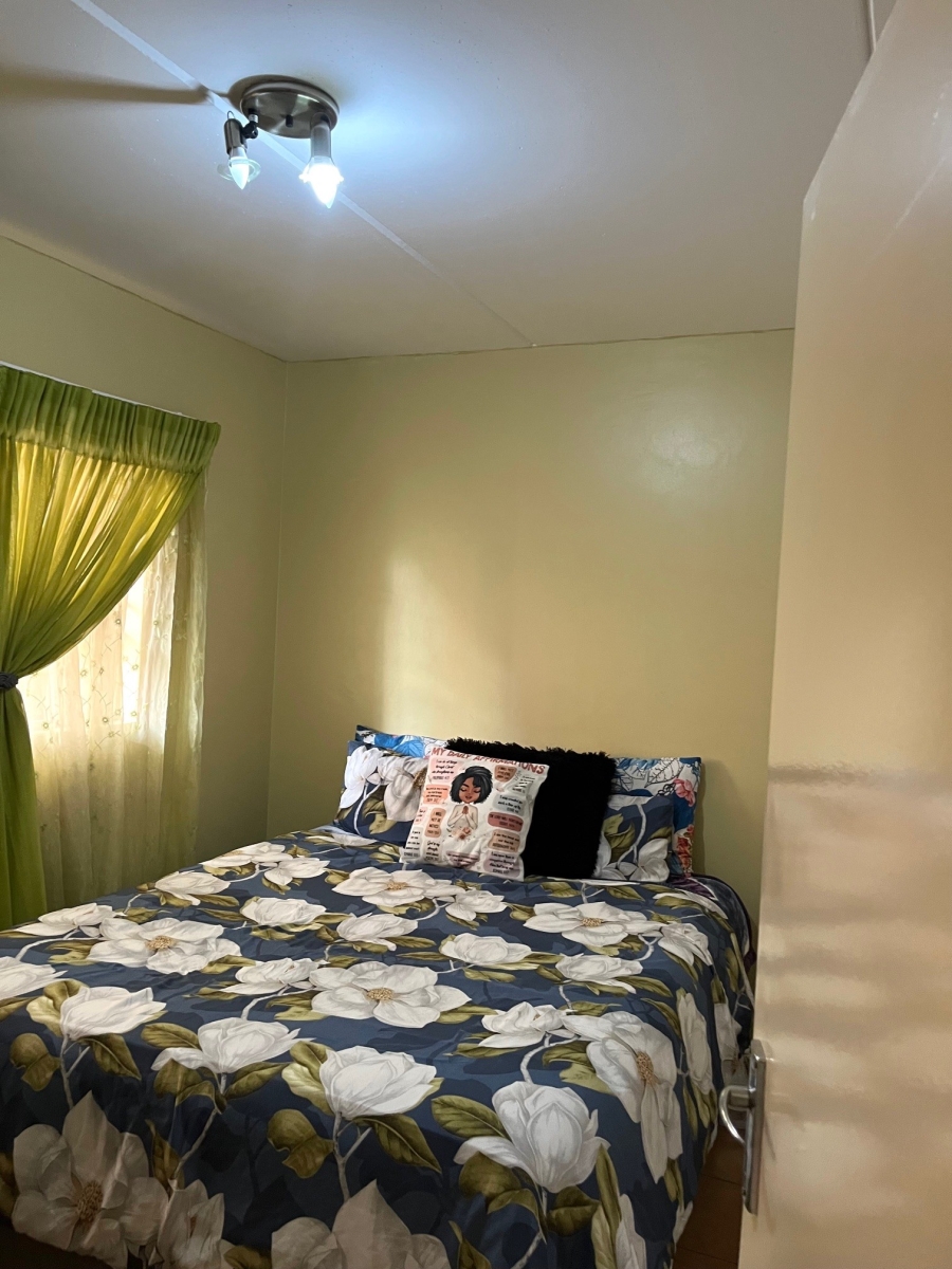1 Bedroom Property for Sale in Grand Central Gauteng