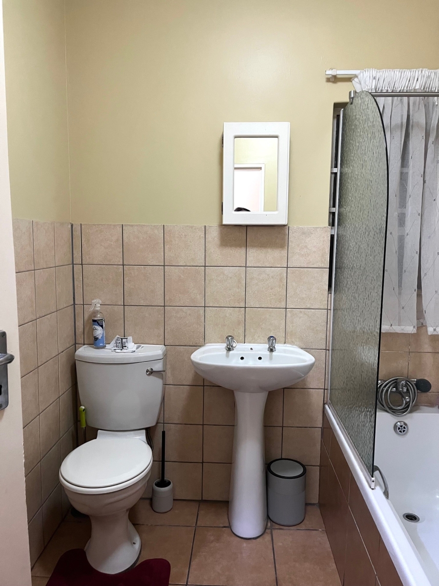 1 Bedroom Property for Sale in Grand Central Gauteng