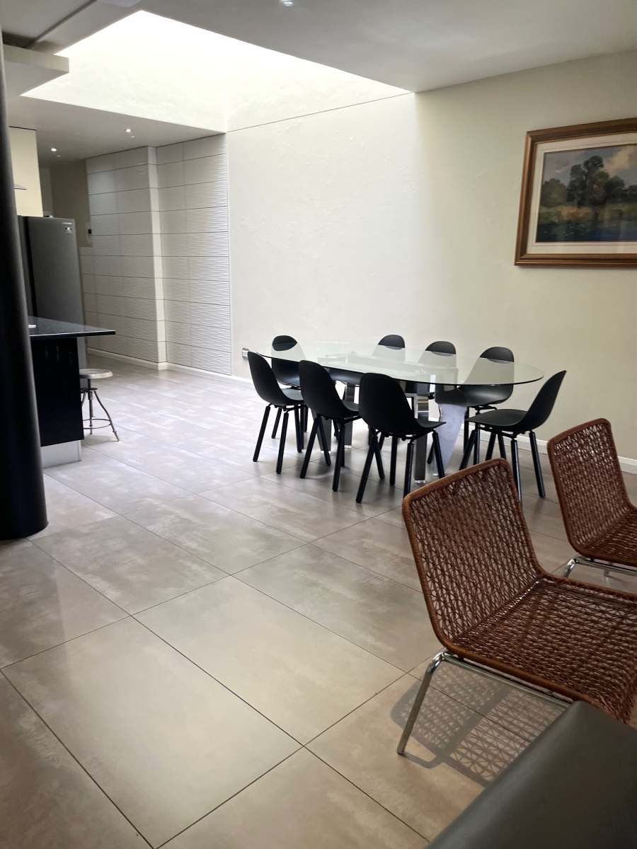 To Let 2 Bedroom Property for Rent in Sandown Gauteng
