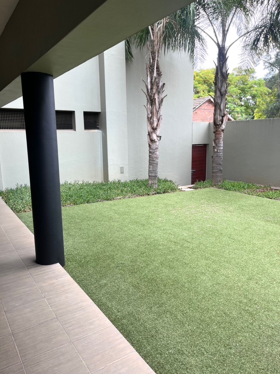 To Let 2 Bedroom Property for Rent in Sandown Gauteng