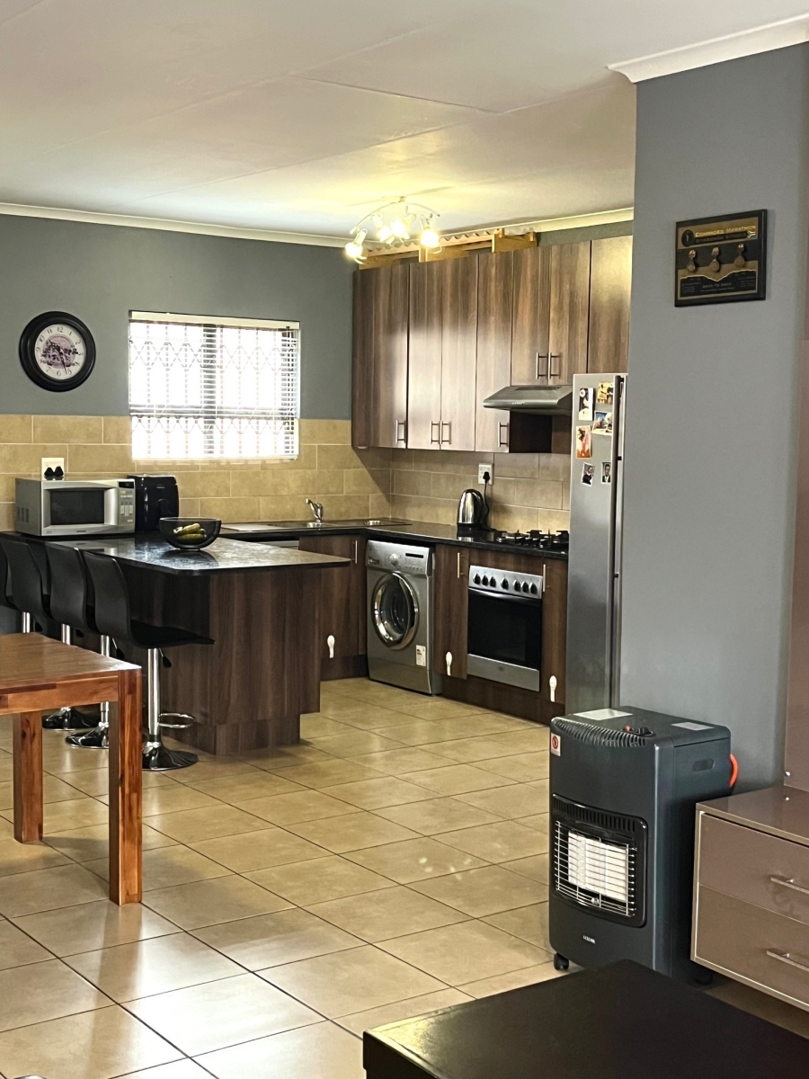 3 Bedroom Property for Sale in Noordwyk Gauteng