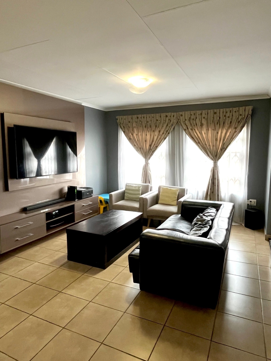 3 Bedroom Property for Sale in Noordwyk Gauteng