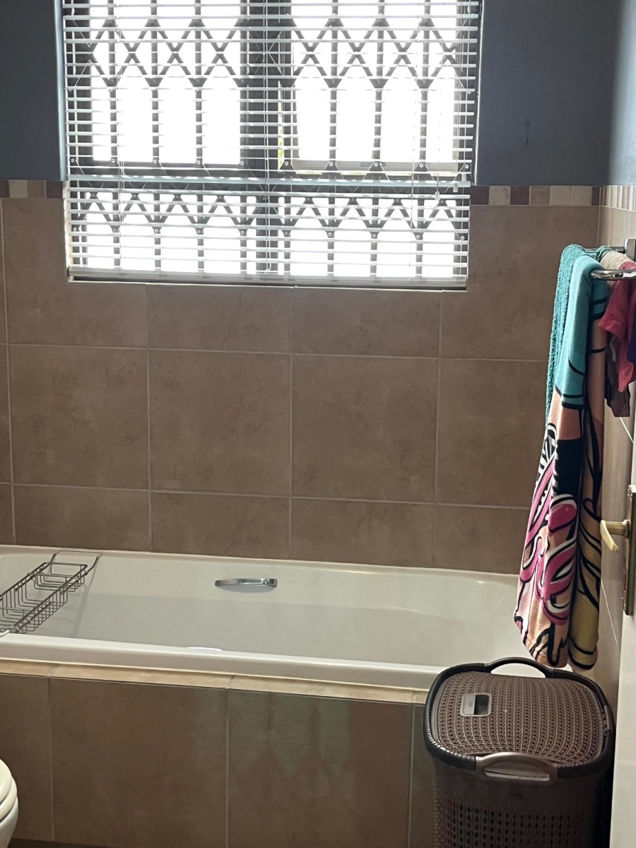3 Bedroom Property for Sale in Noordwyk Gauteng