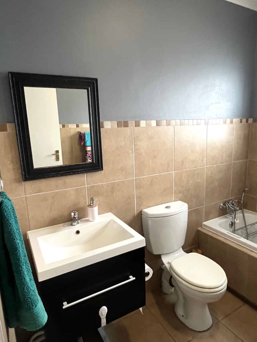 3 Bedroom Property for Sale in Noordwyk Gauteng