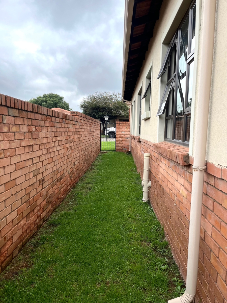 3 Bedroom Property for Sale in Noordwyk Gauteng