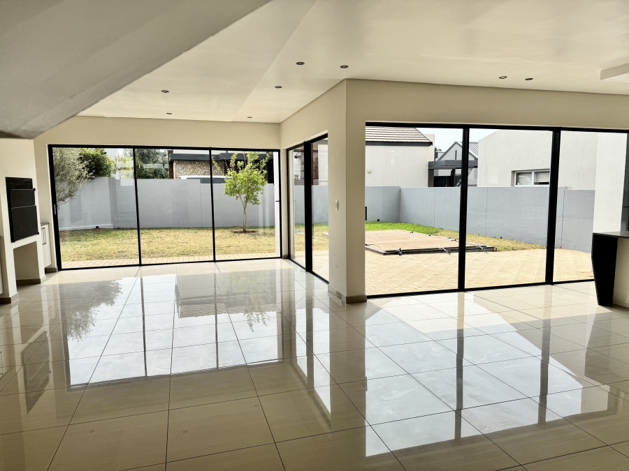 3 Bedroom Property for Sale in Midstream Meadows Gauteng
