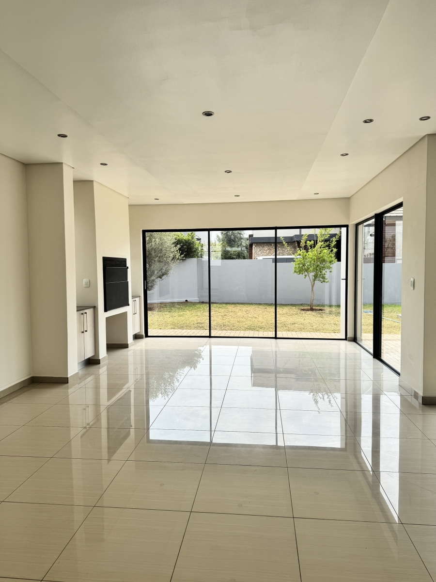 3 Bedroom Property for Sale in Midstream Meadows Gauteng