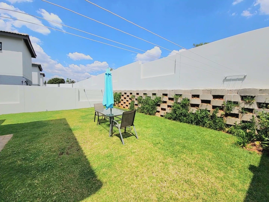 4 Bedroom Property for Sale in Little Falls Gauteng