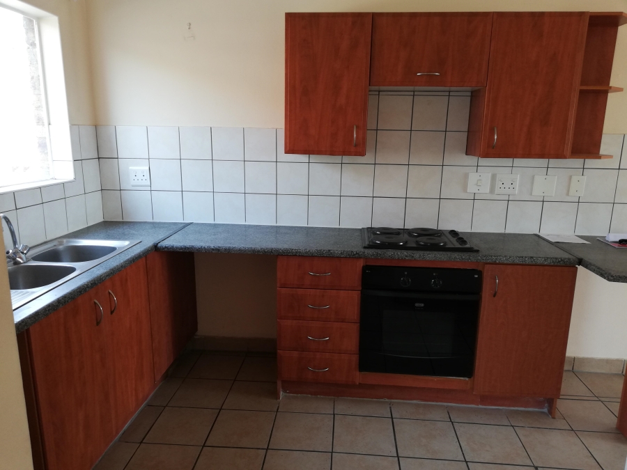 2 Bedroom Property for Sale in Rooihuiskraal North Gauteng