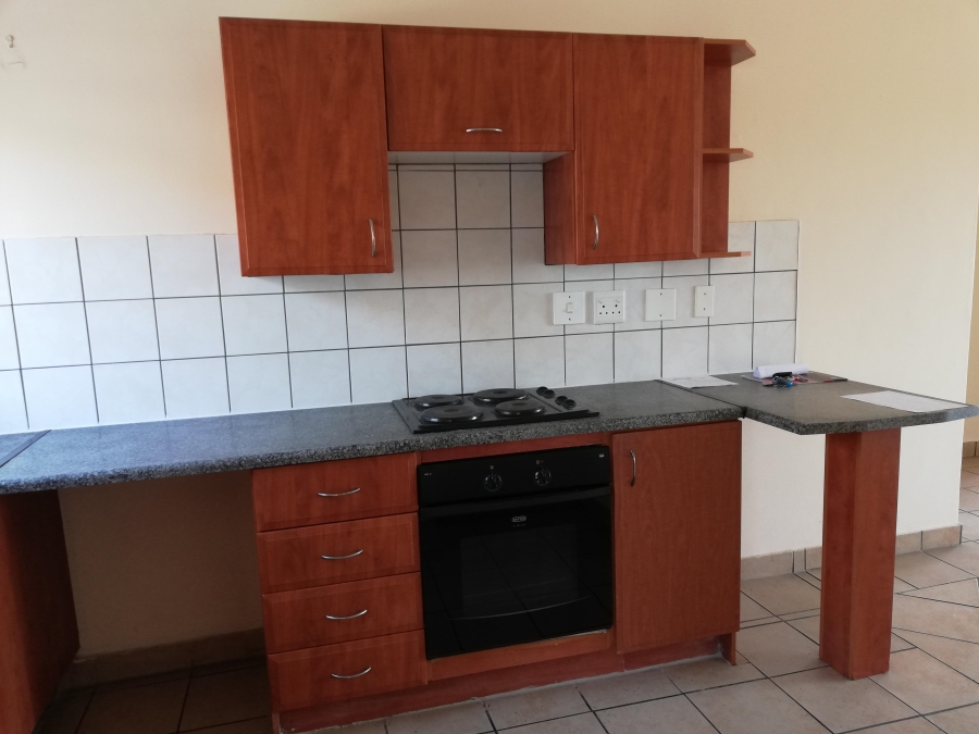 2 Bedroom Property for Sale in Rooihuiskraal North Gauteng